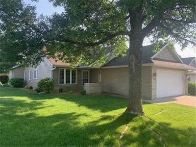 /international/us/1539-carleton-drive-hastings-mn-110099952913/