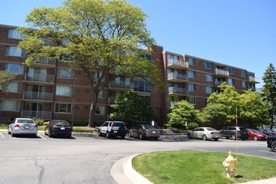 /international/us/2222-s-stewart-avenue-lombard-il-110108098779/