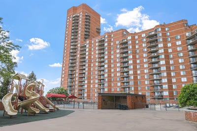 /international/us/426-harmon-cove-tower-secaucus-nj-110107959919/