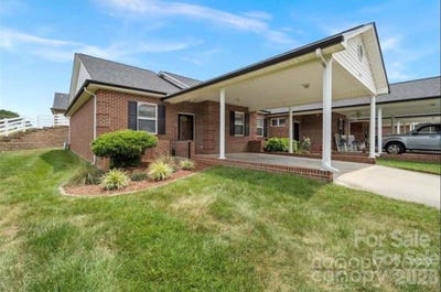 /international/us/6277-iris-court-denver-nc-110109333736/
