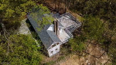 /international/us/4-amicalola-dr-vernon-twp-nj-110099231581/