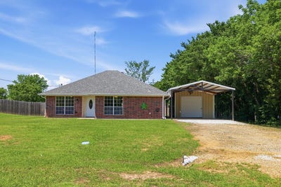 /international/us/1974-county-road-33900-powderly-tx-110108097244/