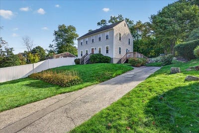 /international/us/33-white-horse-road-plymouth-ma-110120131871/