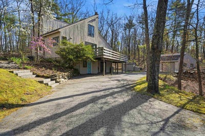 /international/us/88-meetinghouse-road-windham-nh-110107800488/