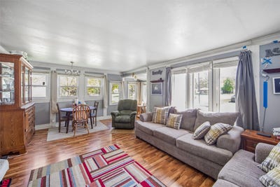 /international/us/703-w-north-street-winterset-ia-110107693345/