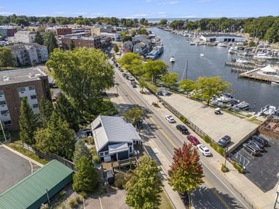 /international/us/550-williams-street-south-haven-mi-110101435138/