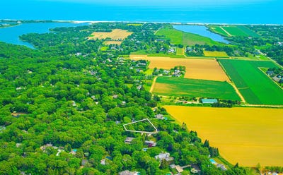 /international/us/89-sayres-path-wainscott-ny-110100330260/