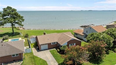 /international/us/103-york-point-drive-seaford-va-110101163534/