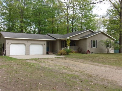 /international/us/4261-pebble-beach-drive-gladwin-mi-110108235432/