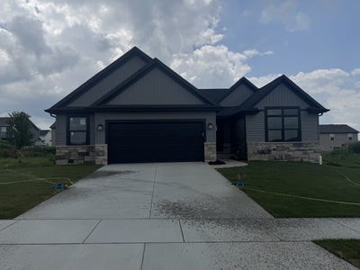 /international/us/1721-bluestone-drive-normal-il-110098061962/