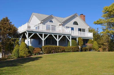 /international/us/16-grant-boulevard-hampton-bays-ny-110106446812/