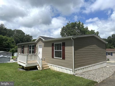 /international/us/2439-fairmount-road-hampstead-md-110100981231/