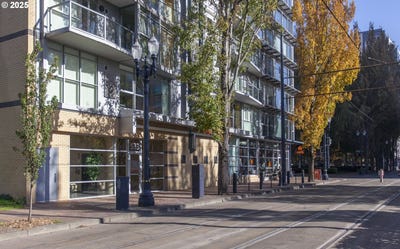 /international/us/533-ne-holladay-st-portland-or-110100337527/