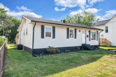 /international/us/314-white-st-salem-va-110107604288/