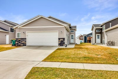 /international/us/6726-69th-avenue-s-horace-nd-110109121194/