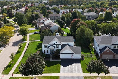 /international/us/18767-w-chatham-way-lake-villa-il-110120067836/