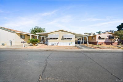 /international/us/860-e-grangeville-boulevard-hanford-ca-110120620167/