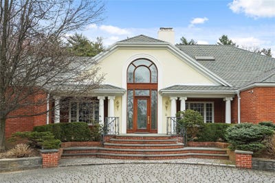 /international/us/10-hill-road-sands-point-ny-110106526787/