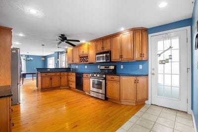 /international/us/43-apollo-rd-whitman-ma-110108298983/