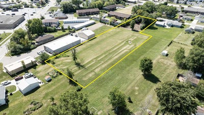 /international/us/greenfield-street-neenah-wi-110107728421/