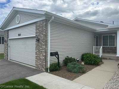 /international/us/821-crystal-lane-marysville-mi-110108914410/