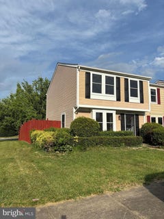 /international/us/4672-whitaker-place-woodbridge-va-110108679519/