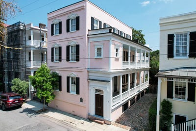 /international/us/59-society-street-charleston-sc-110119956077/