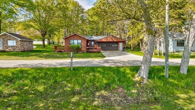 /international/us/8166-w-arrowhead-road-manistique-mi-110108444425/