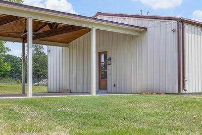 /international/us/1371-private-road-2051-giddings-tx-110107667573/