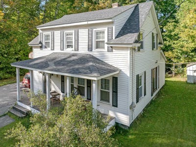 /international/us/21-spring-street-colebrook-nh-110102450408/