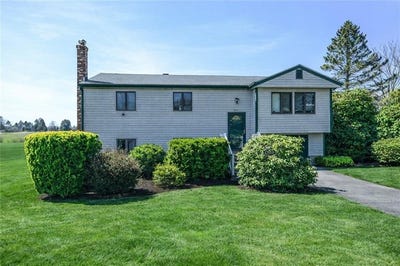 /international/us/303-middle-road-portsmouth-ri-110107285524/
