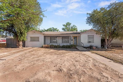 /international/us/507-17th-street-levelland-tx-110107655657/