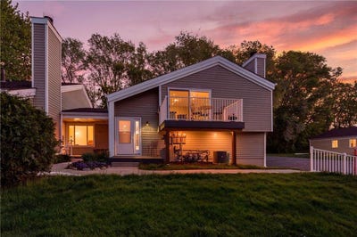 /international/us/7357-landau-drive-bloomington-mn-110108189501/