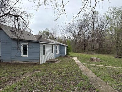 /international/us/301-e-5th-street-edgerton-ks-110107172264/