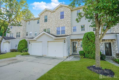 /international/us/72-sand-hill-road-jamesburg-nj-110101476802/