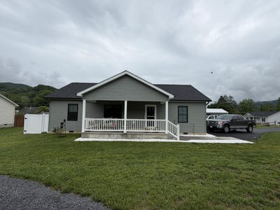 /international/us/164-lillians-way-white-sulphur-springs-wv-110108359659/