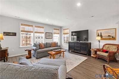 /international/us/13289-coalfield-station-ln-midlothian-va-110108466642/