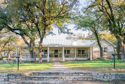 /international/us/355-carmen-street-reno-tx-110120463622/