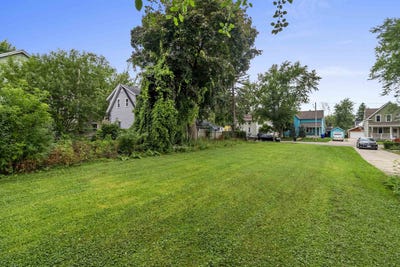 /international/us/409-e-spring-street-appleton-wi-110120137576/