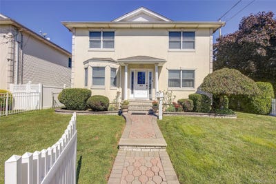 /international/us/64-cottage-place-mineola-ny-110110294631/