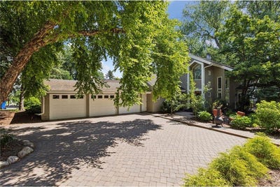 /international/us/2-edgcumbe-place-saint-paul-mn-110100982285/