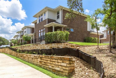 /international/us/605-w-south-st-leander-tx-110100926506/
