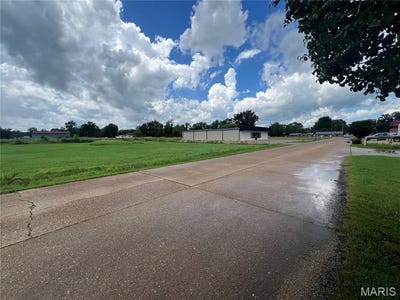 /international/us/2335-cheshire-blvd-poplar-bluff-mo-110100870353/