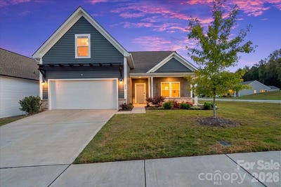 /international/us/3038-pinehills-way-mount-holly-nc-110120459823/