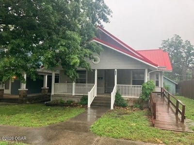 /international/us/113-w-hickory-street-el-dorado-springs-mo-110108149632/