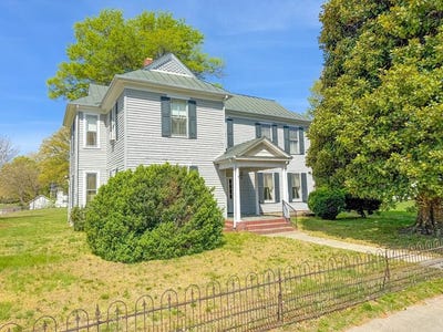 /international/us/410-brunswick-avenue-blackstone-va-110107213267/