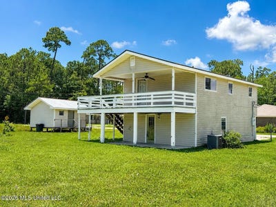 /international/us/924-washington-street-waveland-ms-110108769402/