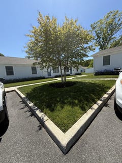 /international/us/325-montauk-highway-westhampton-beach-ny-110108652758/