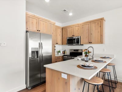 /international/us/74-cedar-ln-malad-city-id-110110351676/