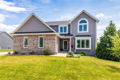 /international/us/833-goldenview-ct-oconomowoc-wi-110100456957/